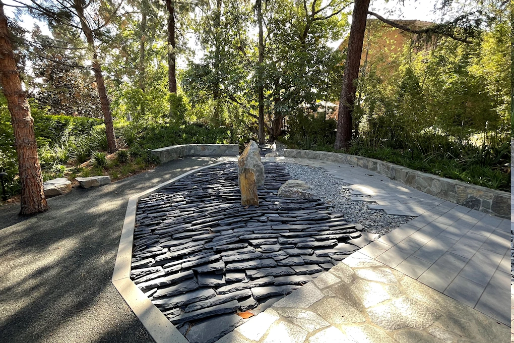 A Beautiful Japanese Rock Garden in Traditional Japanese Style, USC Campus (Video) Landscape Composed Arrangements of Rocks (Aid for Meditating) | Japanese-City.com