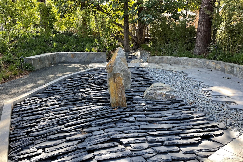 A Beautiful Japanese Rock Garden in Traditional Japanese Style, USC Campus (Video) Landscape Composed Arrangements of Rocks (Aid for Meditating) | Japanese-City.com