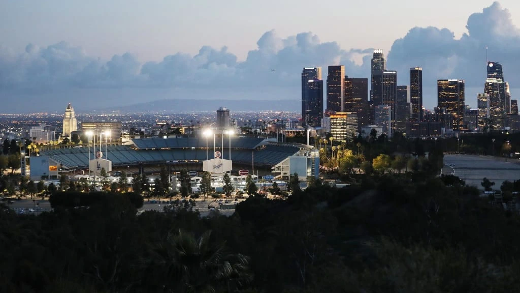 2024-2025 LA Dodgers Stadium Tour: Visit the Field and the Vin Scully Press Box! (Dec 2024 - Feb 2025) | Japanese-City.com