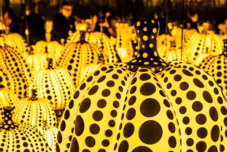 2025 Return to Infinity: Yayoi Kusama - Dallas Museum of Art. Visitors Can Immerse Themselves in the Mesmerizing World of Yayoi Kusama | Japanese-City.com