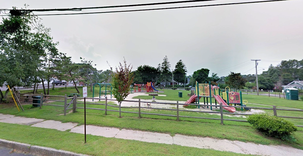 Third Street Park and Playground Greenport | Japanese-City.com